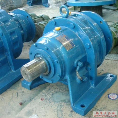 YD400-4/6/8极三相异步电动机外形及安装尺寸（380V）