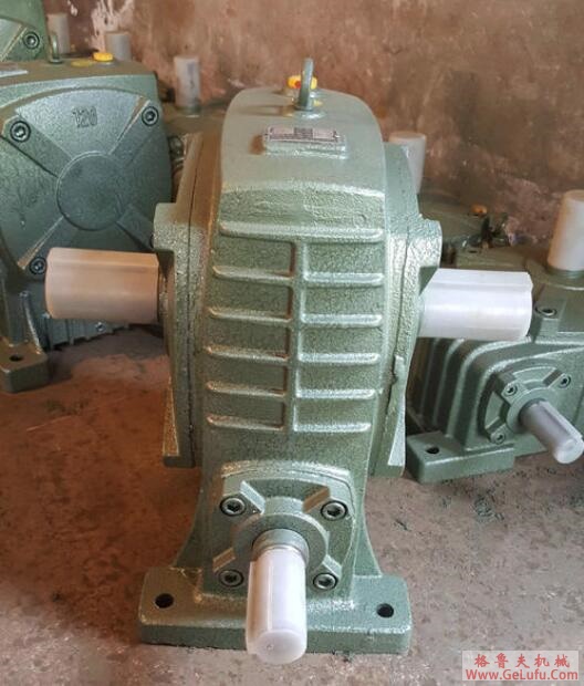 精密调速扩大功率XP型和扩大调速范围PX型无级变速机外形尺寸