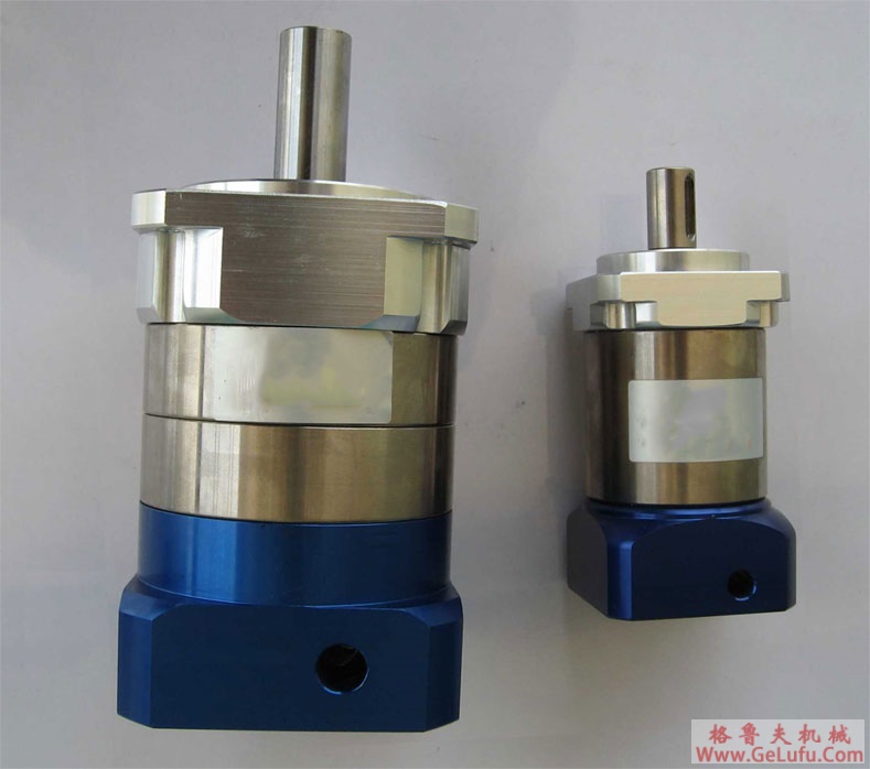 D型行星锥盘无级变速机ⅤC、ⅡC的外形及安装尺寸