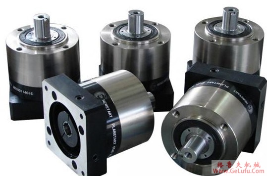 TXR系列斜齿轮减速电机选型参数（0.18kW、0.25kW）