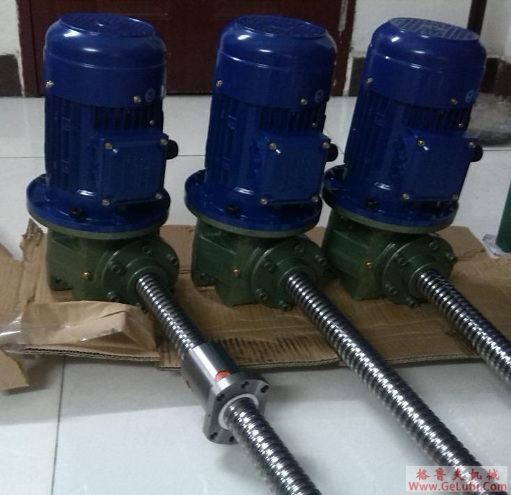 NK系列螺旋锥齿轮减速机选型参数表(功率0.75KW)