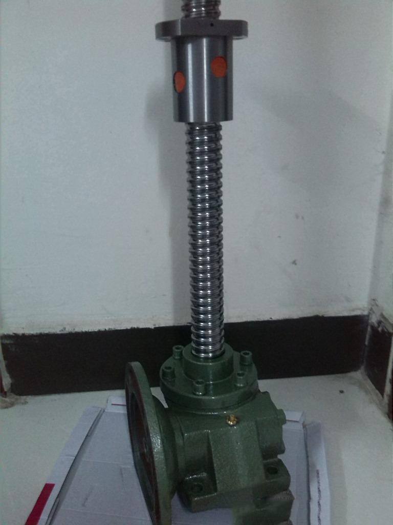 高效、耐用、易维护：JWZ350刮泥机减速机助力澄清池升级