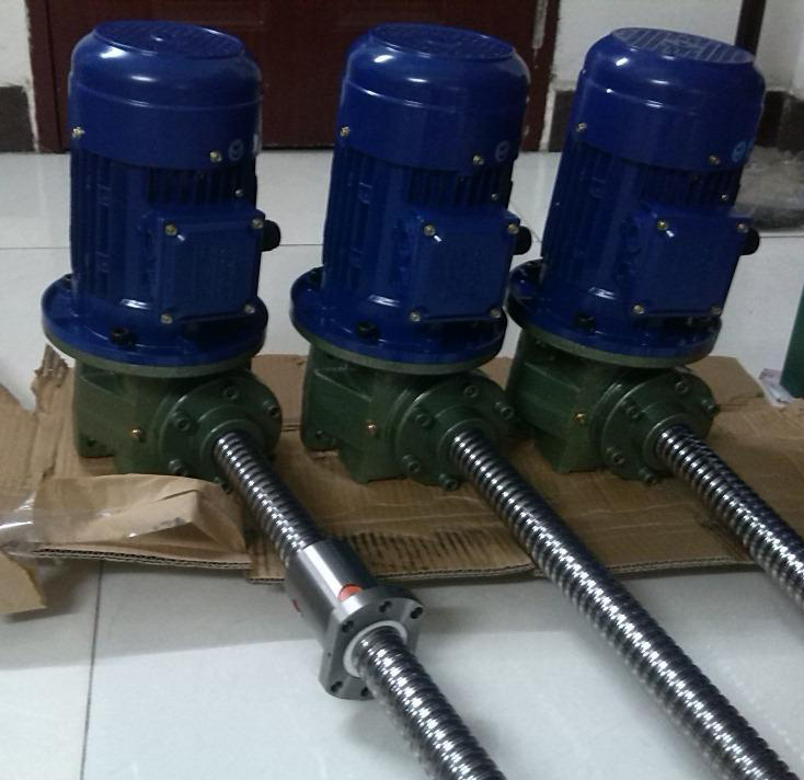 ZNG型悬挂式中心传动浓缩机：污泥处理的革命性突破