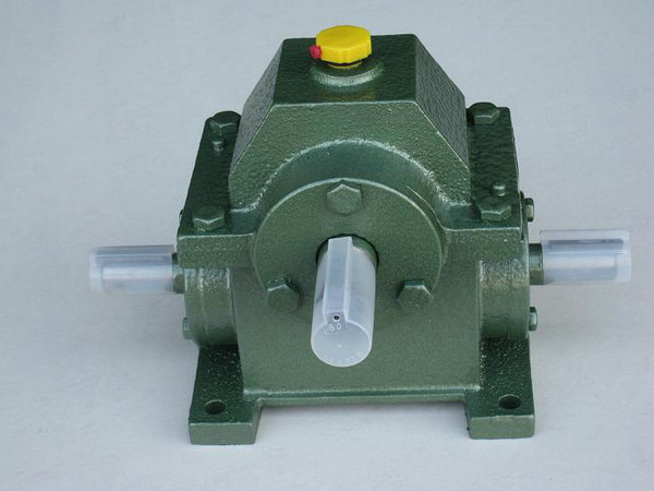 **冷却塔风机减速机：使用前必须知道的几个关键点**