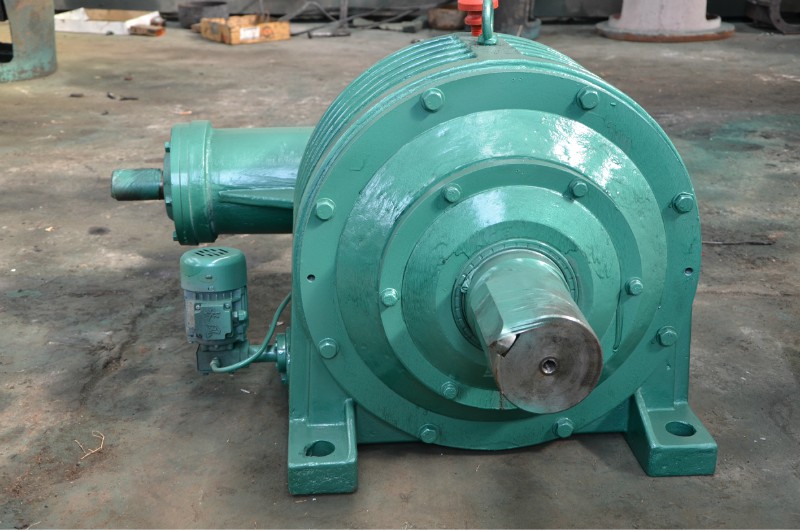 如何解决RV蜗轮蜗杆减速机发热和漏油?