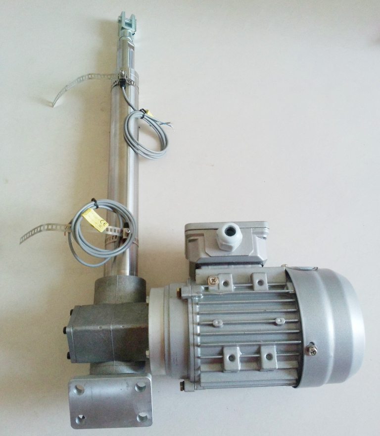 齿轮减速机多久更换一次油